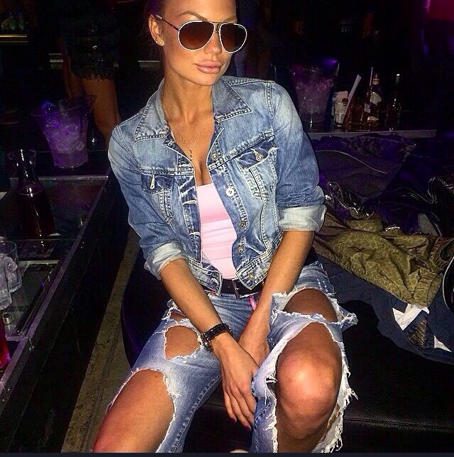 🔥 Встречусь для интимных встреч по всей Москве. 💋 Мои услуги включают глубокий минет, классический секс, ролевые игры и многое другое. 😍 Мне нравится удовлетворять мужчин и сделать их счастливыми. 💦 Если хочешь ласки, страсти и незабываемых мгновений, ты обратился по адресу. 💯 Обо мне говорят только хорошее – оцени мою красоту на фото в профиле. ✨ Жду встречи с тобой в Москве, чтобы подарить тебе незабываемое удовольствие. 💫 Нина