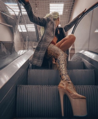 Позволь мне показать тебе, что такое настоящая страсть 💋. У меня есть много услуг для тебя: классический секс, оральный секс, эротический массаж и многое другое 😉. Я всегда готова удовлетворить твои самые сокровенные желания. Мои фото говорят сами за себя, поэтому можешь увидеть, насколько я сексуальная и привлекательная. Мои клиенты всегда возвращаются ко мне снова и снова, потому что я знаю, как доставить им наслаждение и релаксацию. Доверься мне, и я сделаю все, чтобы ты почувствовал себя особенным. Жду твоего звонка! 💖 Антонина